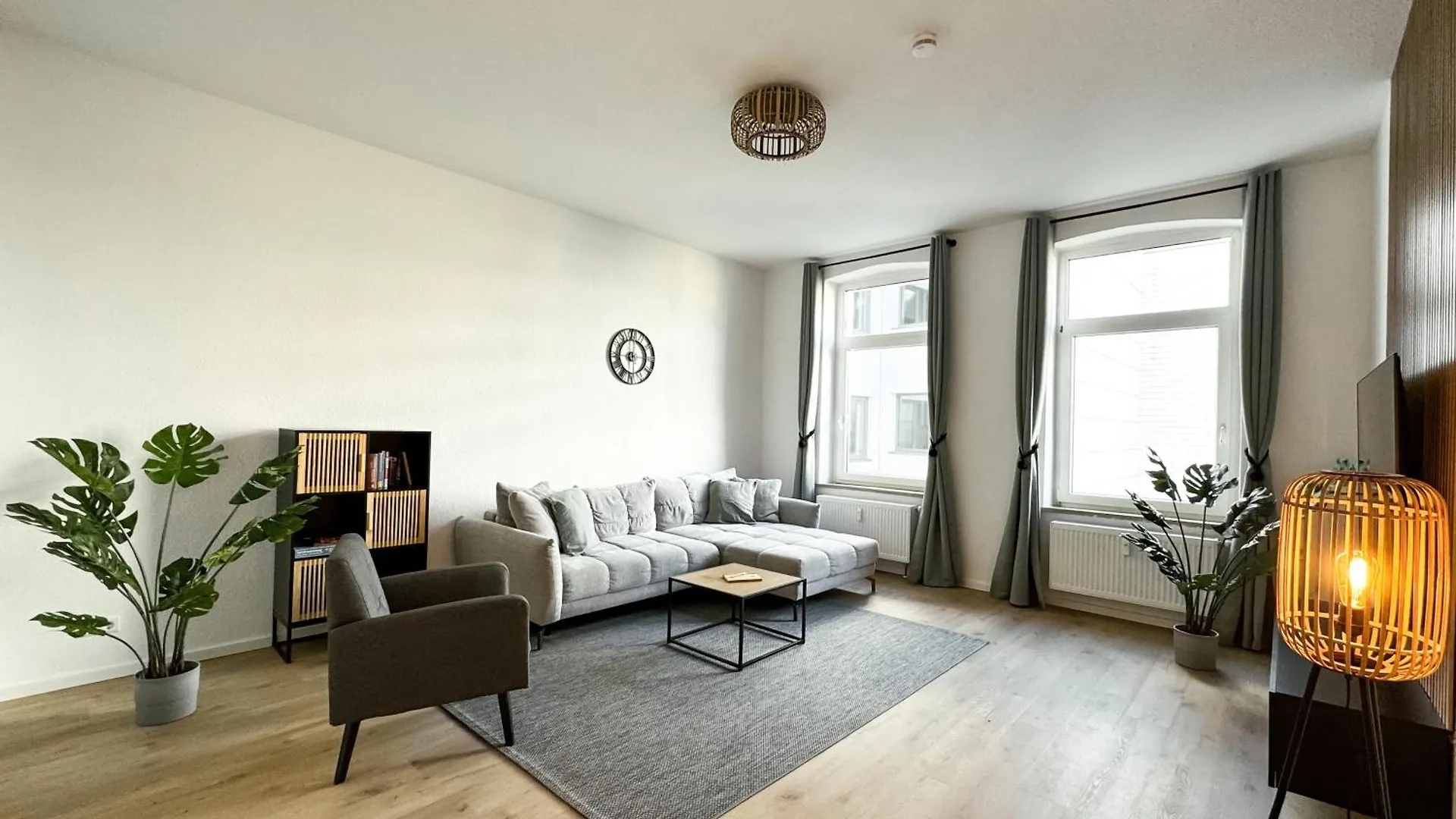 Stobbe Stays I Zentral I Parkplatz I Kingsize I 116Qm Hannover Apartment
